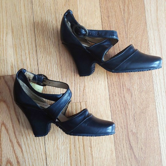 [SOLD] Fly London Black leather Mary Jane Cross Strap Wedge Heels - Picture 2 of 16